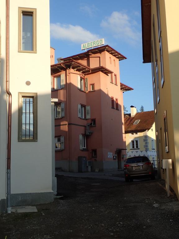 Hotel Raetia Tiefencastel Esterno foto