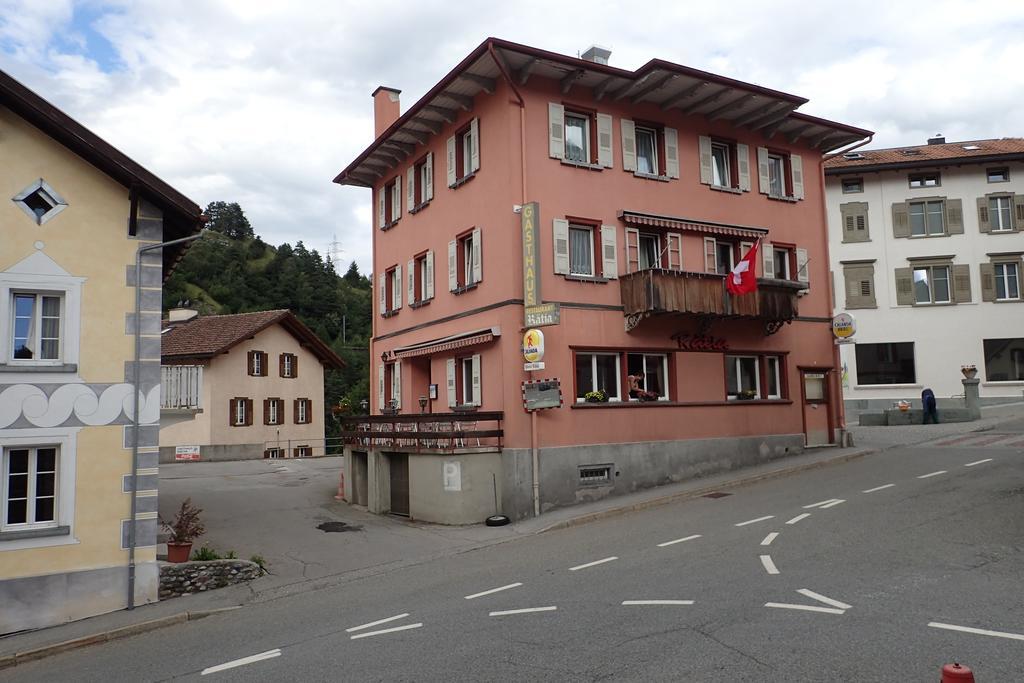 Hotel Raetia Tiefencastel Esterno foto
